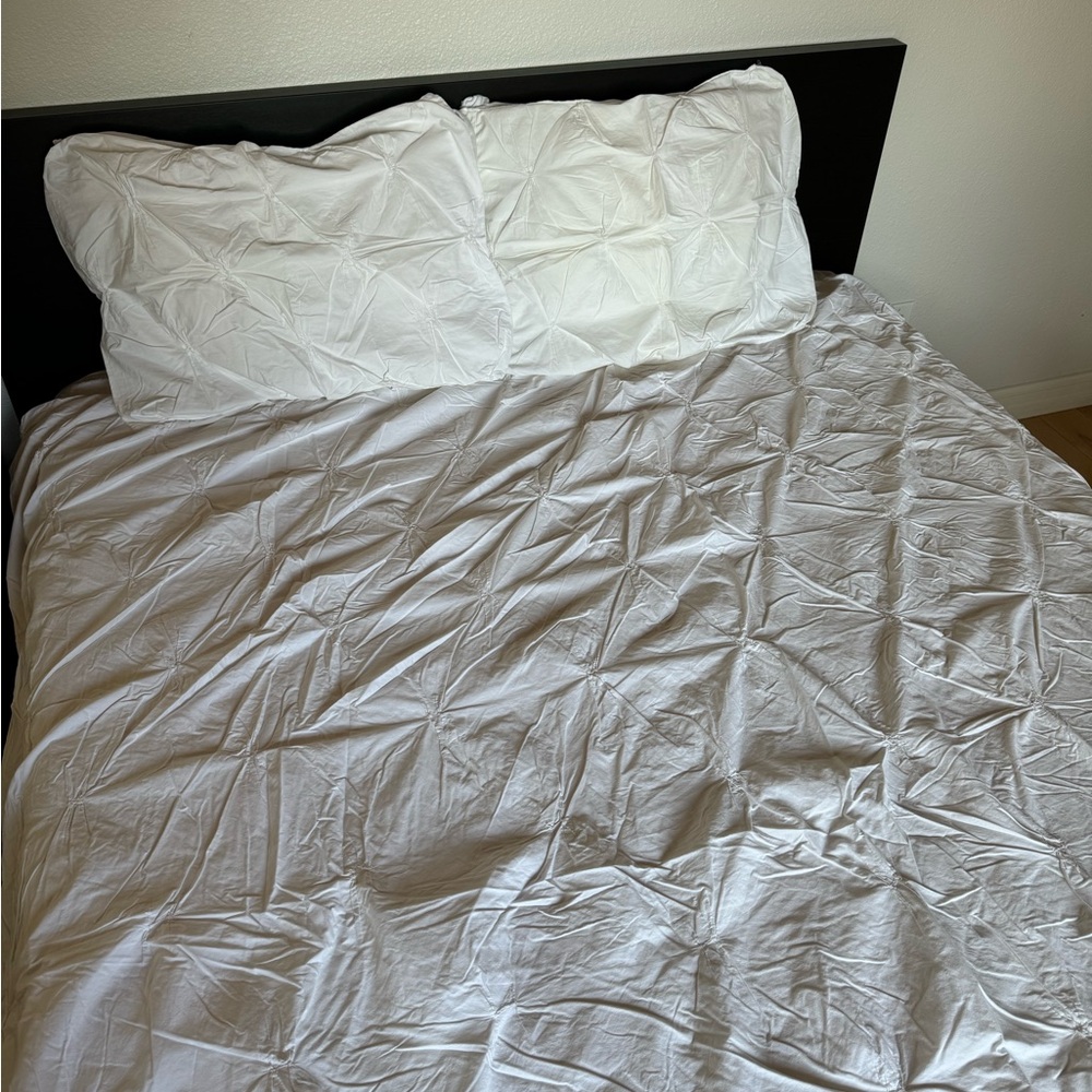 West elm organic cotton pintuck full/queen duvet cover and shams